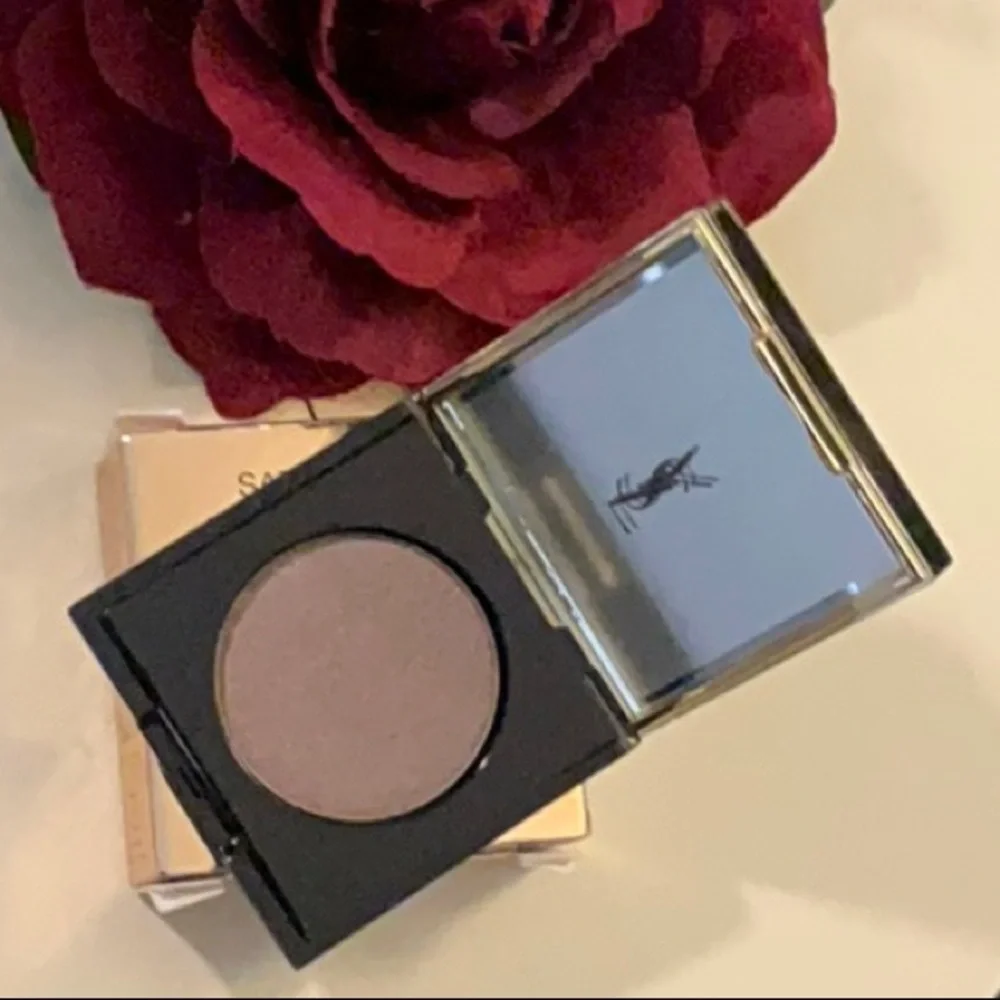 Yves Saint Laurent Satin Crush Eye Shadow - (28) Unconforming Taupe